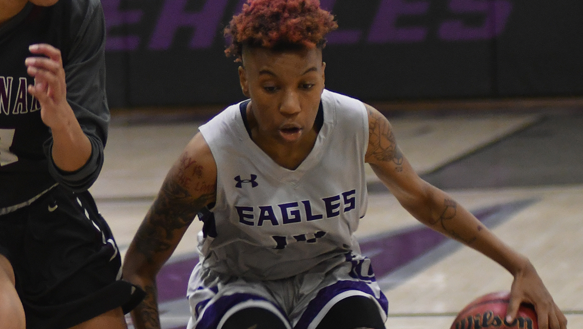 Ganae Gaines led the Eagles with 13 points against UMHB. 