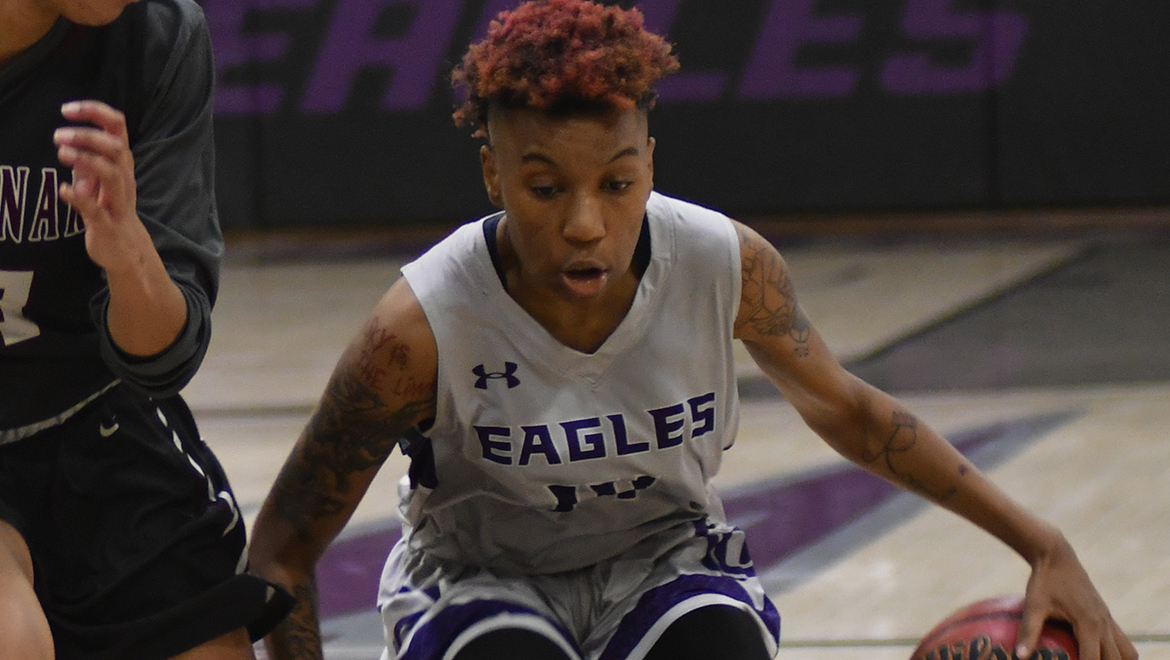 Ganae Gaines scored 15 points off the bench against Hardin-Simmons.