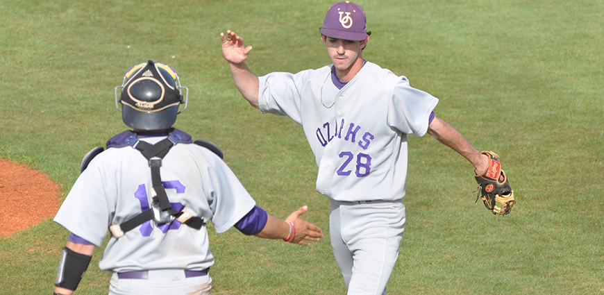 Acosta Rips Two-Run Single To Lift Ozarks To 10-9 Win