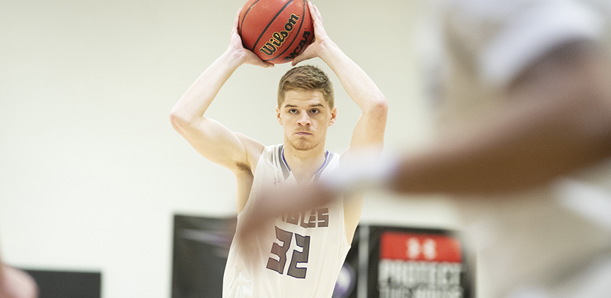 Tim Turpin scored seven points against Hendrix College.
