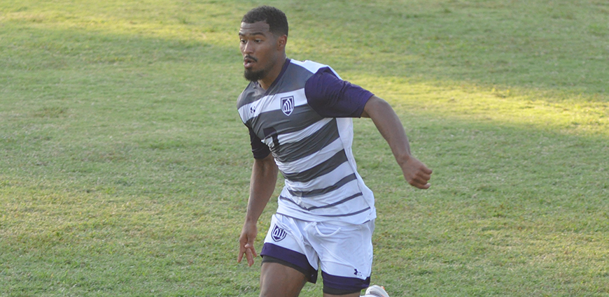 Michael Luster scored the game-winning goal to help the Eagles upset Mary Hardin-Baylor 3-2.