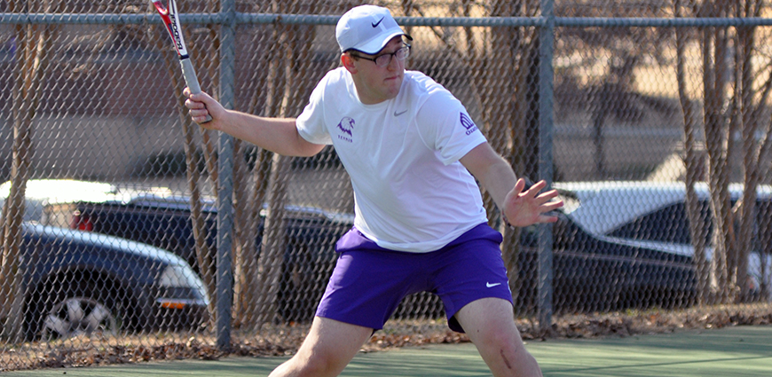 Men’s Tennis Team Drops Matches In Conway