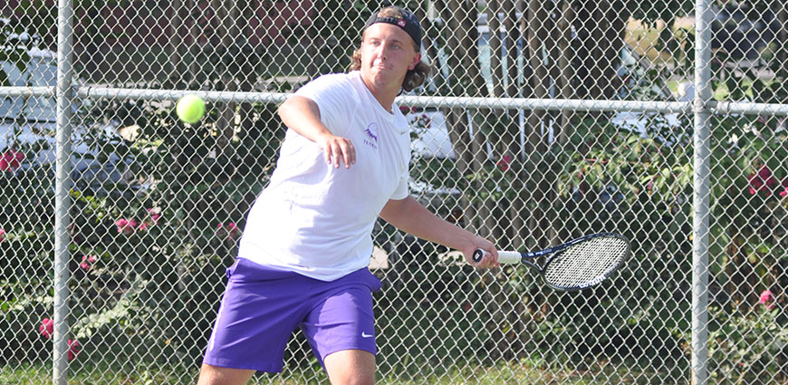 Men’s Tennis Team Opens Fall Season With 8-1 Loss Against Hendrix College