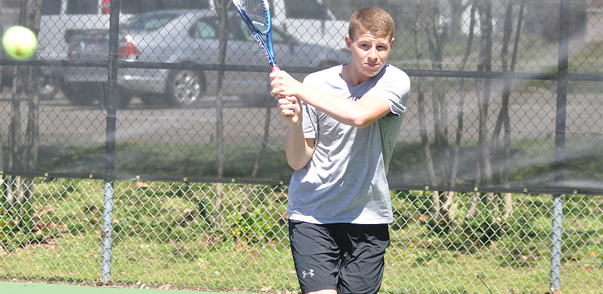 Men’s Tennis Team Dominates Louisiana College
