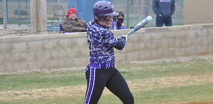 Hoffsommer’s Three-Run Double Propels Lady Eagles To 4-1 Win