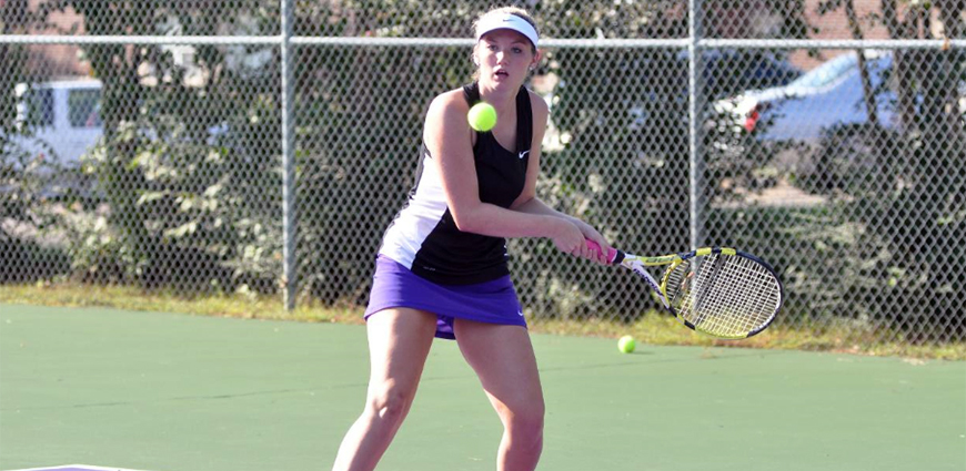 Women's Tennis Team Drops Match Against Austin College