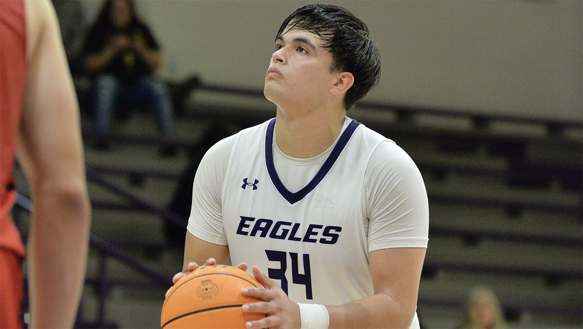 Dillon Cheater scored 13 points against Howard Payne to help the Eagles go to 7-1.