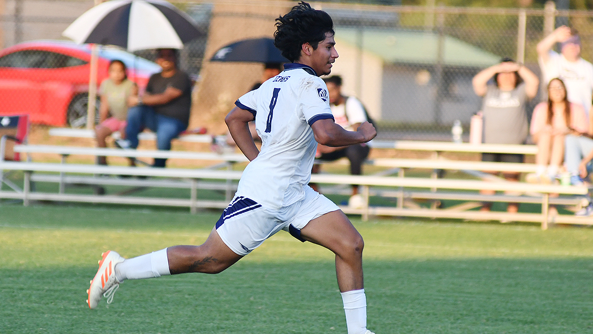 Chris Rodriguez scored an early goal to give the Eagles the win.
